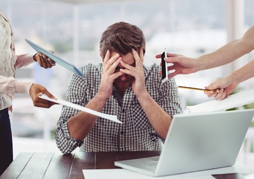 Estresse excessivo: Sinais do seu corpo pedindo uma pausa!